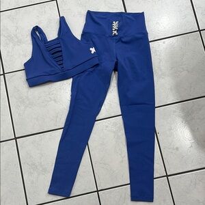 RUMBLE 2pc set - 925. Perfect condition. Top medium (runs small); legging small